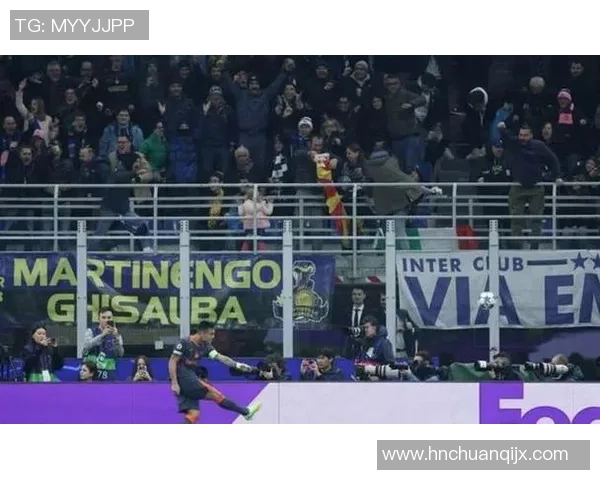 西甲激战国米与曼联战成平局红牌事件引发全场热议与转会传闻